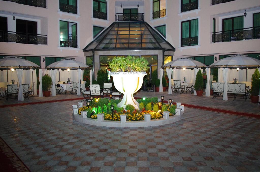Anastasia Boutique Aparthotel Sofia Bagian luar foto